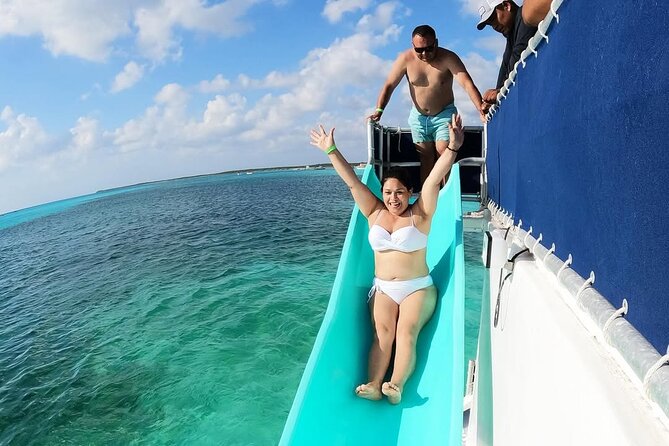 Catamaran Excursion + Open bar + Snorkeling at El Cielo - El Cielo: starfish in clear, shallow water