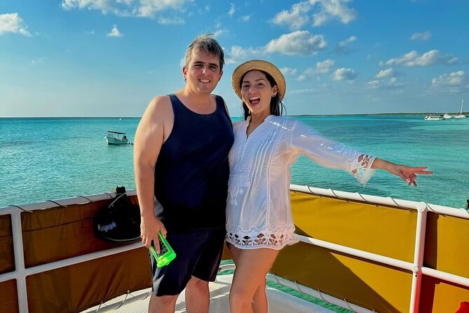 Catamaran Excursion + Open bar + Snorkeling at El Cielo - El Cielito: shallow water, drinks, and lunch