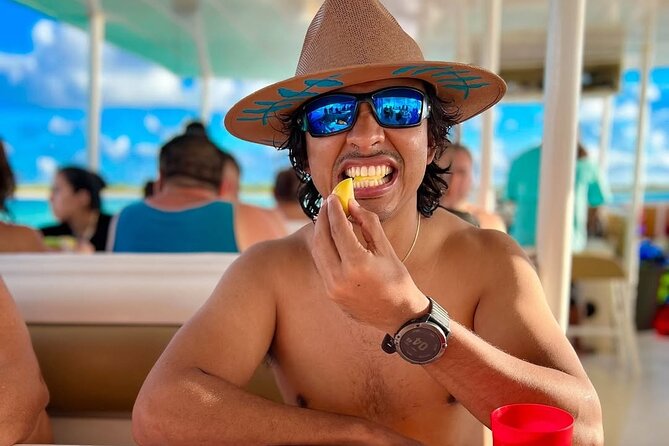Catamaran Excursion + Open bar + Snorkeling at El Cielo - The meeting point and timing need attention