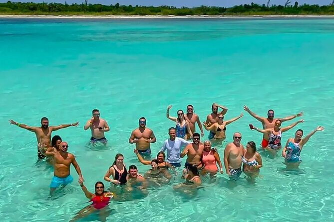 Catamaran in Cozumel with snorkeling at El Cielo and open Bar - Lunch after the swimming stops