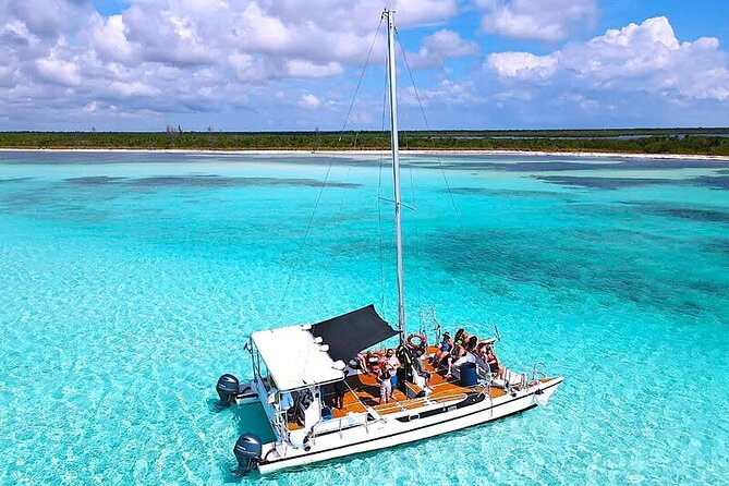 Catamaran Snorkeling to El Cielo and The Money Bar Beach Club - Meeting the boat at The Money Bar