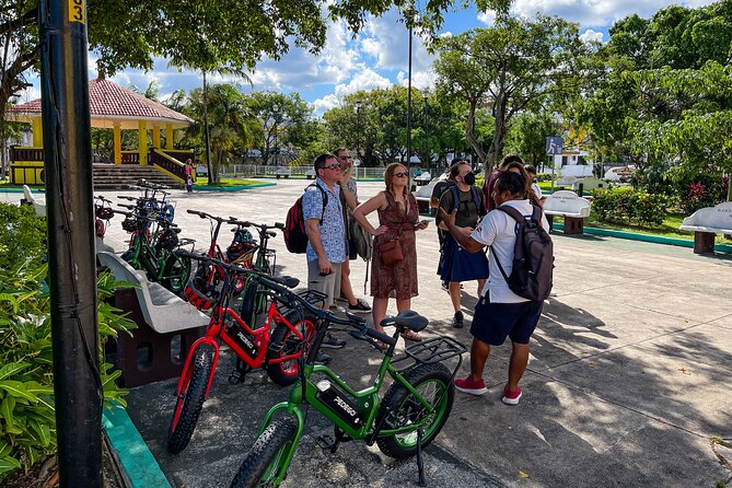 Cozumel: City Tour by E-bike - Corpus Christi Church and 3 de Mayo Park