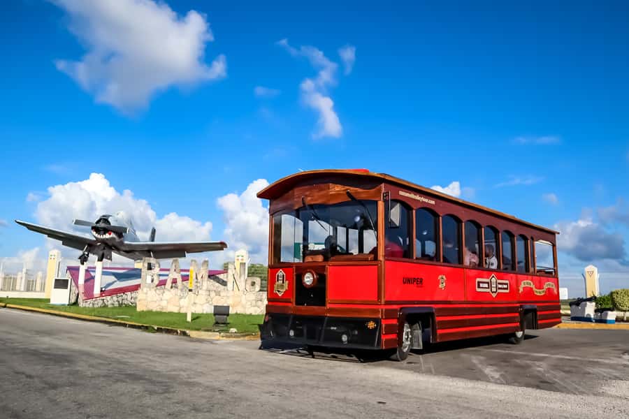 Cozumel: City Trolley Tour - What this trolley tour is really designed to do
