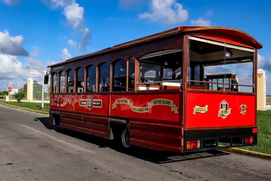 Cozumel: City Trolley Tour - Guide quality and language