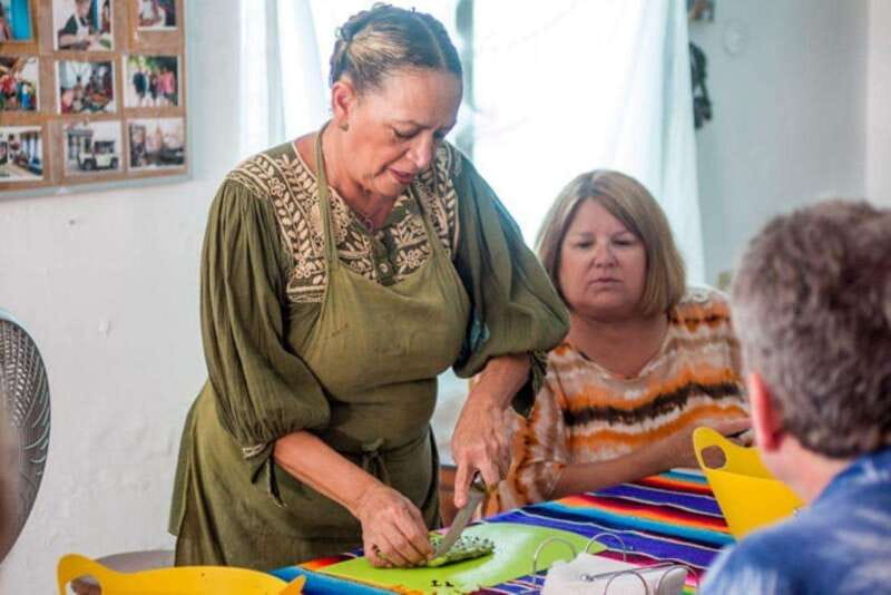 Cozumel: Cooking Class with Josefina - Meeting Josefina and Jeronimo in the kitchen