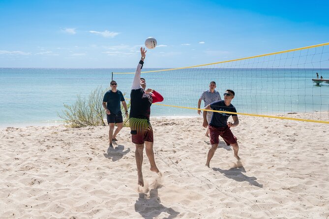 Cozumel: KUZÁ Beach Pass with Buffet, Open Bar & Activities - Finding your place on the beach