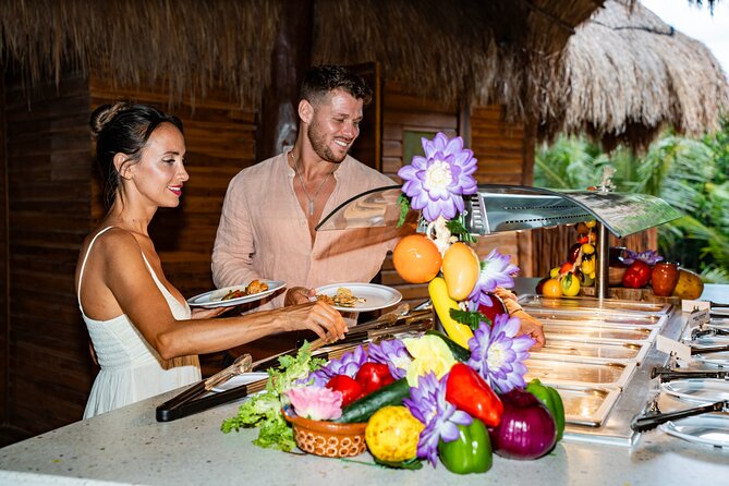 Cozumel: KUZÁ Beach Pass with Buffet, Open Bar & Activities - Open bar expectations