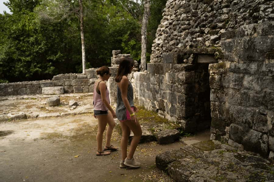 Cozumel: Mayan Ruins Guided Tour with Snorkeling & Lunch - Meeting your guide in Cozumel