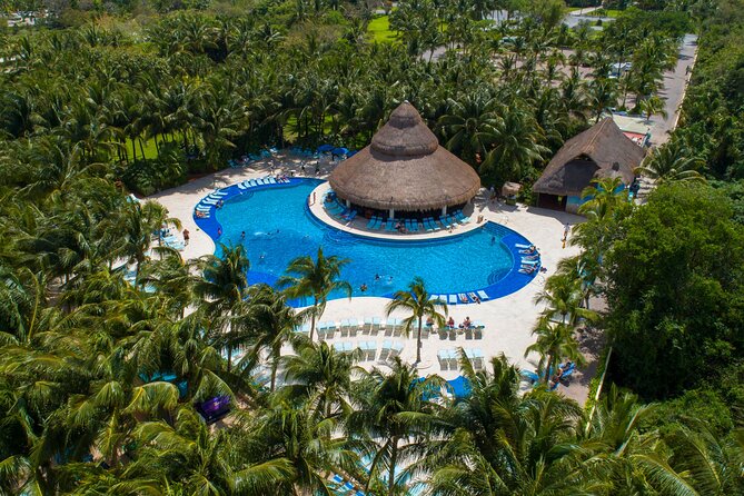 Cozumel: Paradise Beach Club All-Inclusive Day Pass - Clean facilities and small practical details