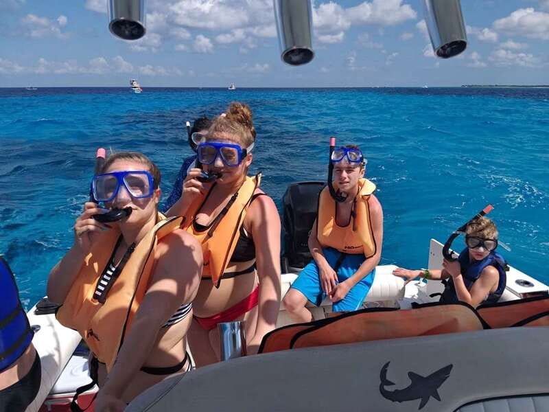 Cozumel: Private Charter Boat and Snorkel Day Trip - Choosing between bottom fishing and more time at El Cielo