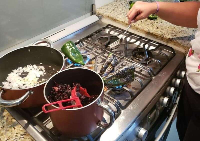 Cozumel: Private Cooking Class in a Family Kitchen - A Cozumel food experience that begins at the market