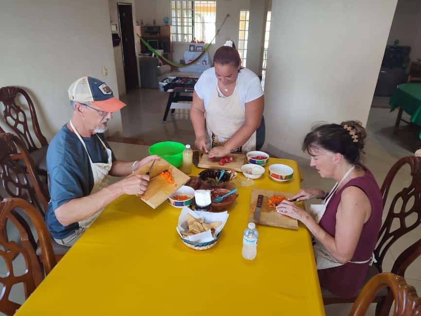 Cozumel: Private Cooking Class in a Family Kitchen - Who should book this private cooking class?
