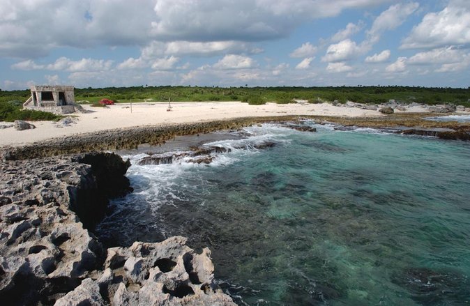 Cozumel Private Jeep Tour with Snorkeling Experience and Lunch - El Mirador and the best photo stop