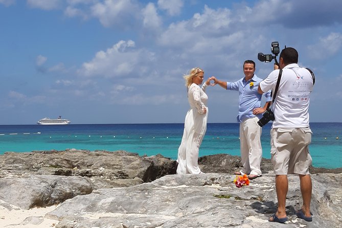 Deluxe Photography Session - Meeting at Roots Beach Club
