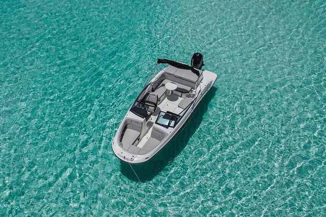 Deluxe Private Boats - 24 ft Sea Ray - Playa El Cielo and its shallow Caribbean water