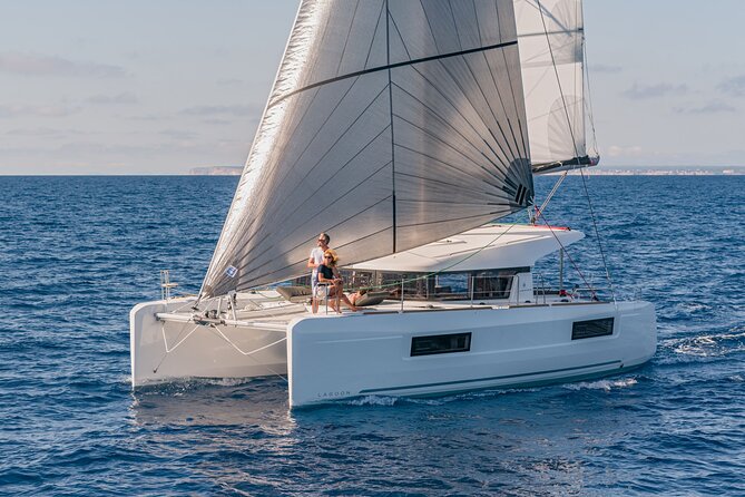 Deluxe Private Boats - 40 ft Catamaran - Choosing north or south without wasting the day