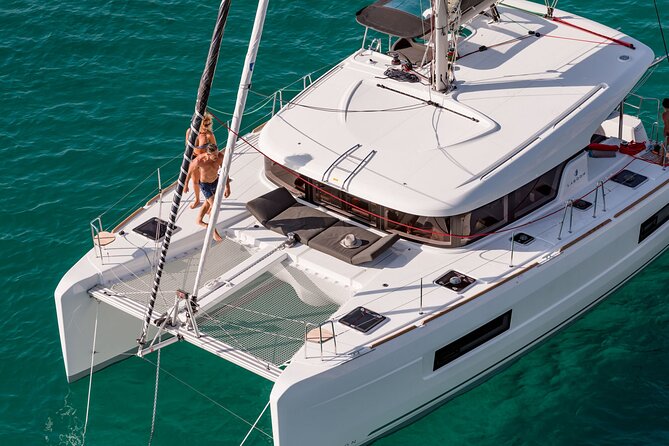 Deluxe Private Boats - 40 ft Catamaran - Lunch, drinks, and the floating picnic