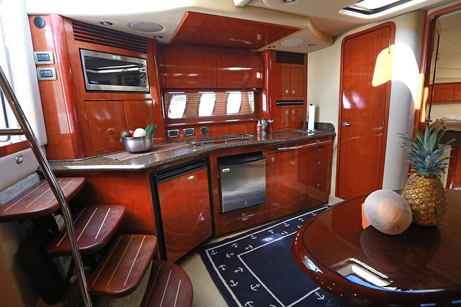 Deluxe Private Boats - 40 ft Sea Ray - A natural reserve with waist-deep water