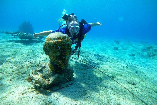 Discover Scuba Diving in Cozumel - Your first Cozumel scuba lesson at Tikila Beach Bar