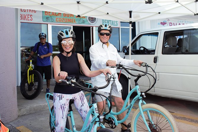 E-Bike City Tour though Cozumel & Taco Tasting Tour - Cozumel Park and local public life
