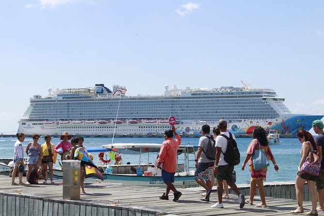 El Cielo Cozumel Snorkel tour by Catamaran - The crew creates the social side of the day