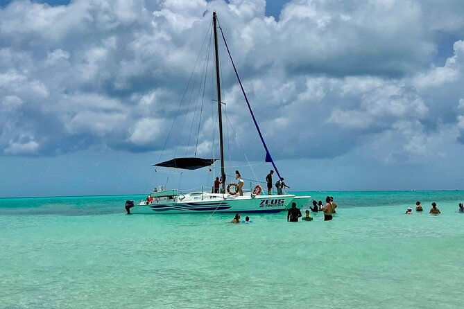 El Cielo Cozumel Snorkeling trip by Catamaran - Food and drinks on board, with uneven portions