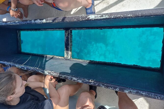 Get to know heaven on earth with Chivis del mar private - Barbara and Jose make the water easier