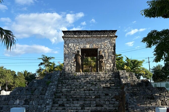 History walking - Foodie Cozumel tour - Tasting organic tequila at Casa Jalisco