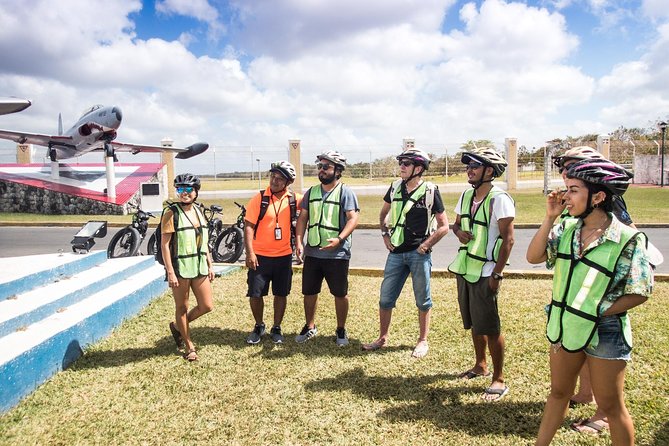 North Shore E-Bike & Beach Break - Lunch choices are simple and practical