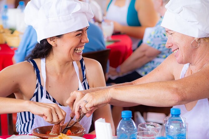 Original Salsa and Salsa™ Cozumel - Cooking Mexican salsa in central Cozumel