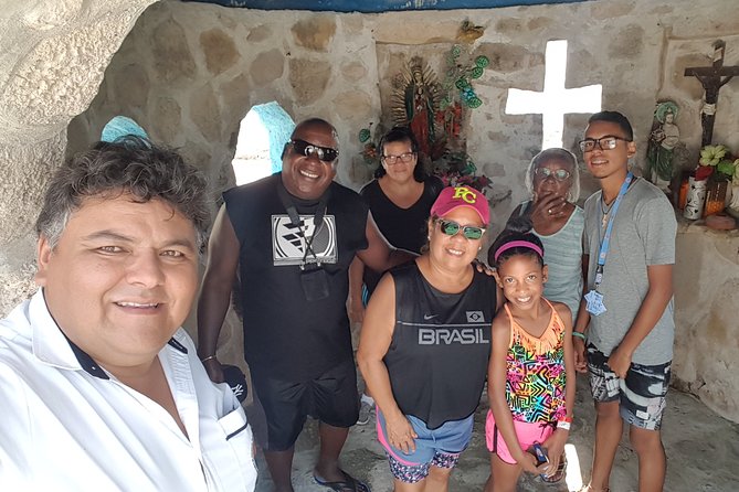 Private Island Tour at Your Leisure - What the guides add to the day