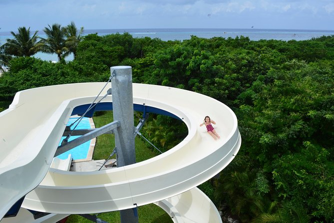 Roots Beach Club® - Pools, slides, and the children’s zone