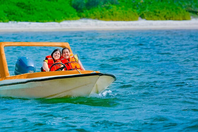 Speed Boat Snorkeling and Beach in Cozumel - The snorkeling stop in shallow water